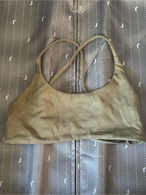 Crop shop boutique sports bra